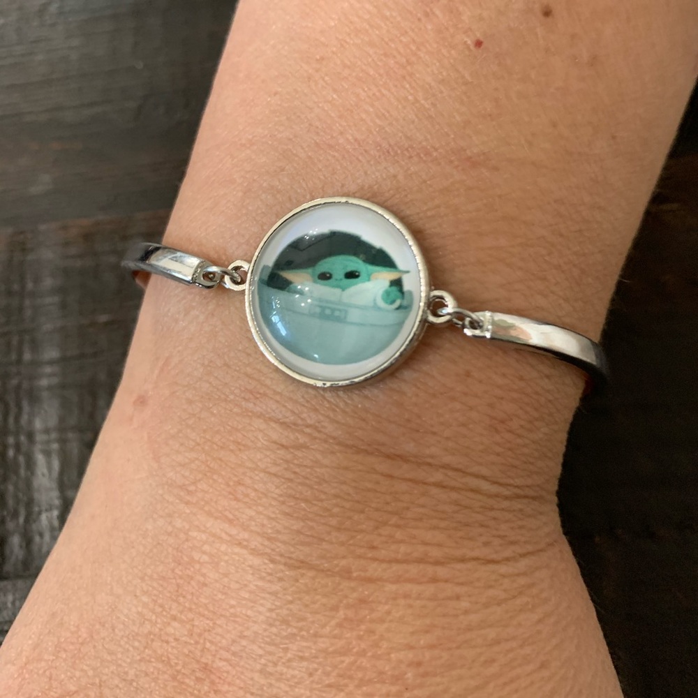 Baby Yoda Grogu from the Mandalorian bracelet